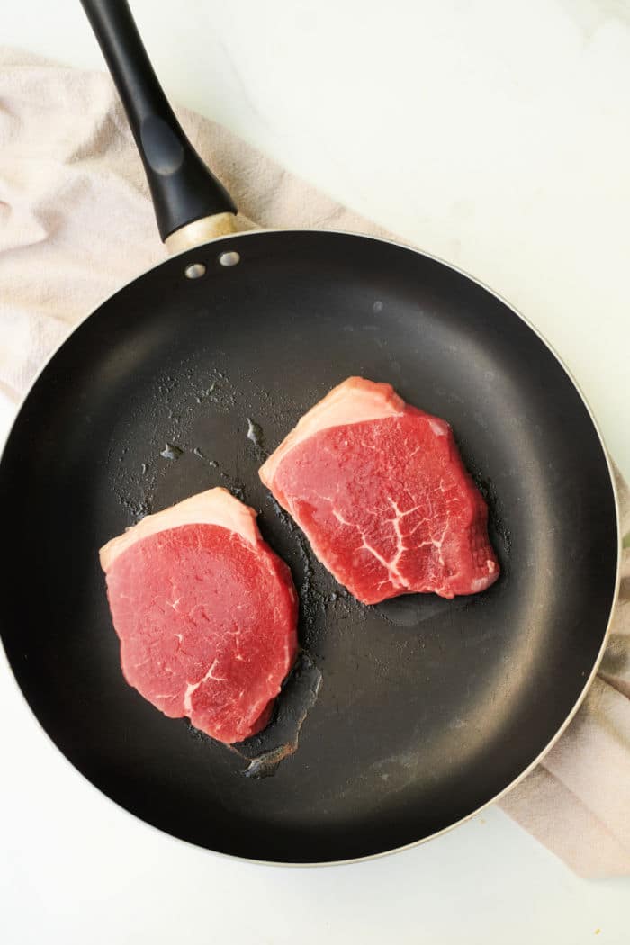 How to Cook Frozen Steak in a Pan