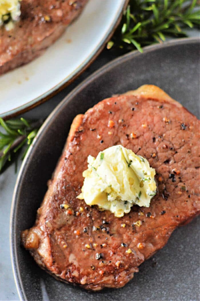 How-to-Cook-Round-Steak-on-the-Stove